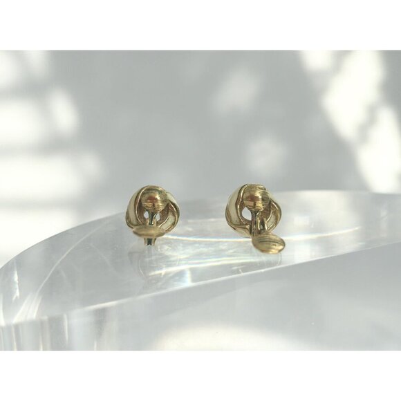 Vintage Ivory Enamel Braided Tiny Classy Monet Signed Clip On Stud Earrings - Picture 7 of 7